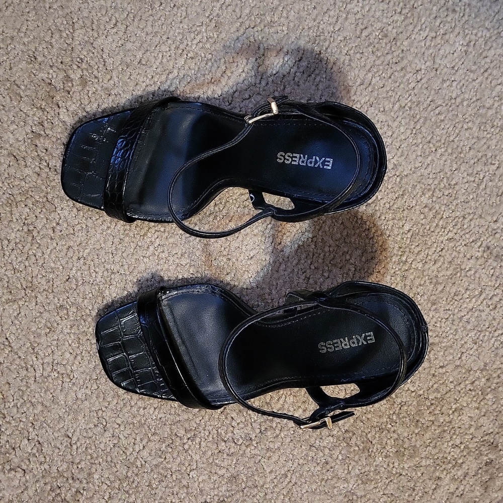 Express heels